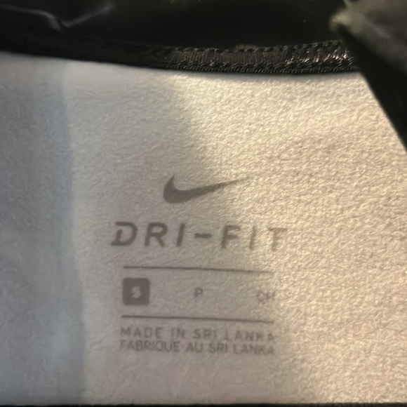 2 for $40🩷 Nike long sleeve - Picture 2 of 3